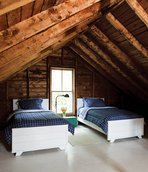 3 best cottages deb nelson chester HH JY10 attic bedroom
