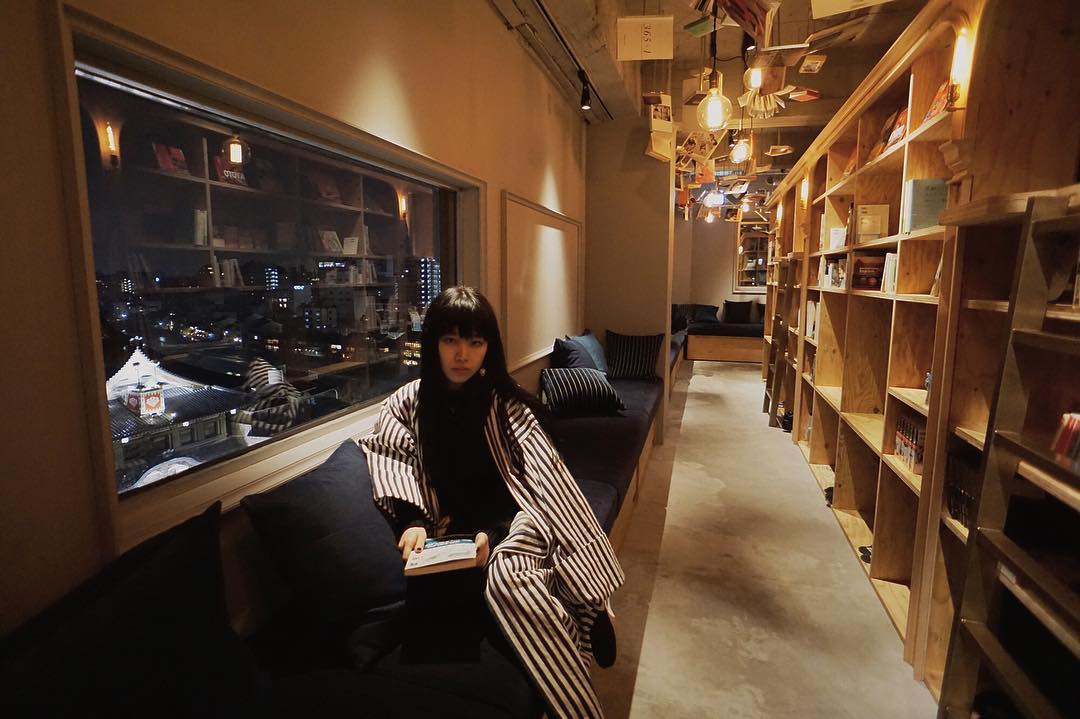 Book Bed 10