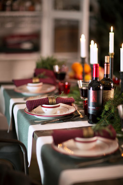 Holiday-Platter-£65-Red-Checked-Holiday-Napkin